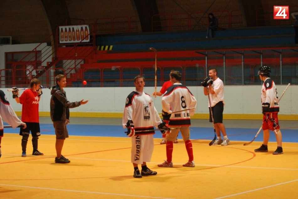 Hokejbalovy turnaj
